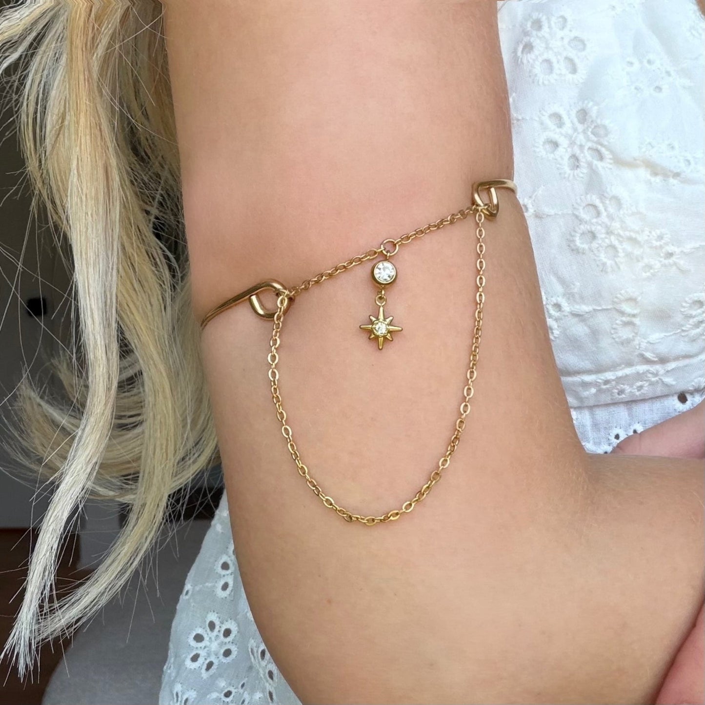 Icon Energy Arm Chain Gold - EVRYJEWELS